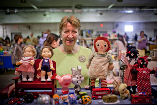 Karin Bumgarner and her husband are retired which gives them an opportunity to spend time with their hobby. 
They go to auctions and buy interesting items to sell at their booth at the flee market. 
‘we like the old things’, she said ‘brings back memories for people’.