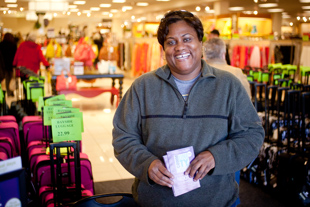 Ronda Guyton is a Deputy for the Peoria County Sheriff’s office. More important to her, she is a 7 month 
survivor of breast cancer and captain of TeamRonda, raising money for Komen Peoria Race for the Cure.